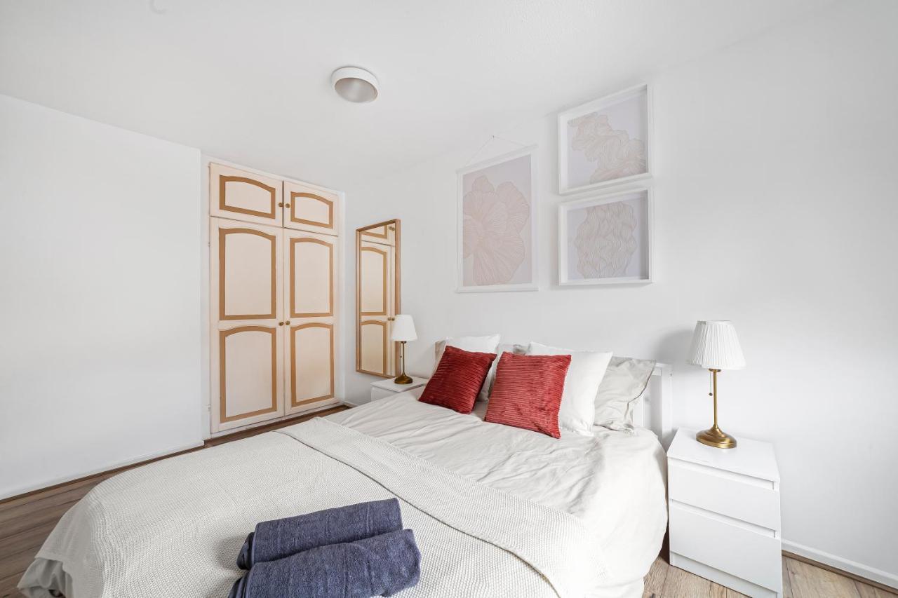 Arte Stays - 3-Bedroom Bright House London, Haggerston, Garden, Parking, 8 Min Walk To Haggerston Station, Weekly Or Monthly Stays, Serviced Accommodation - 7 Guests Екстериор снимка
