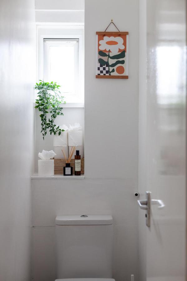 Arte Stays - 3-Bedroom Bright House London, Haggerston, Garden, Parking, 8 Min Walk To Haggerston Station, Weekly Or Monthly Stays, Serviced Accommodation - 7 Guests Екстериор снимка