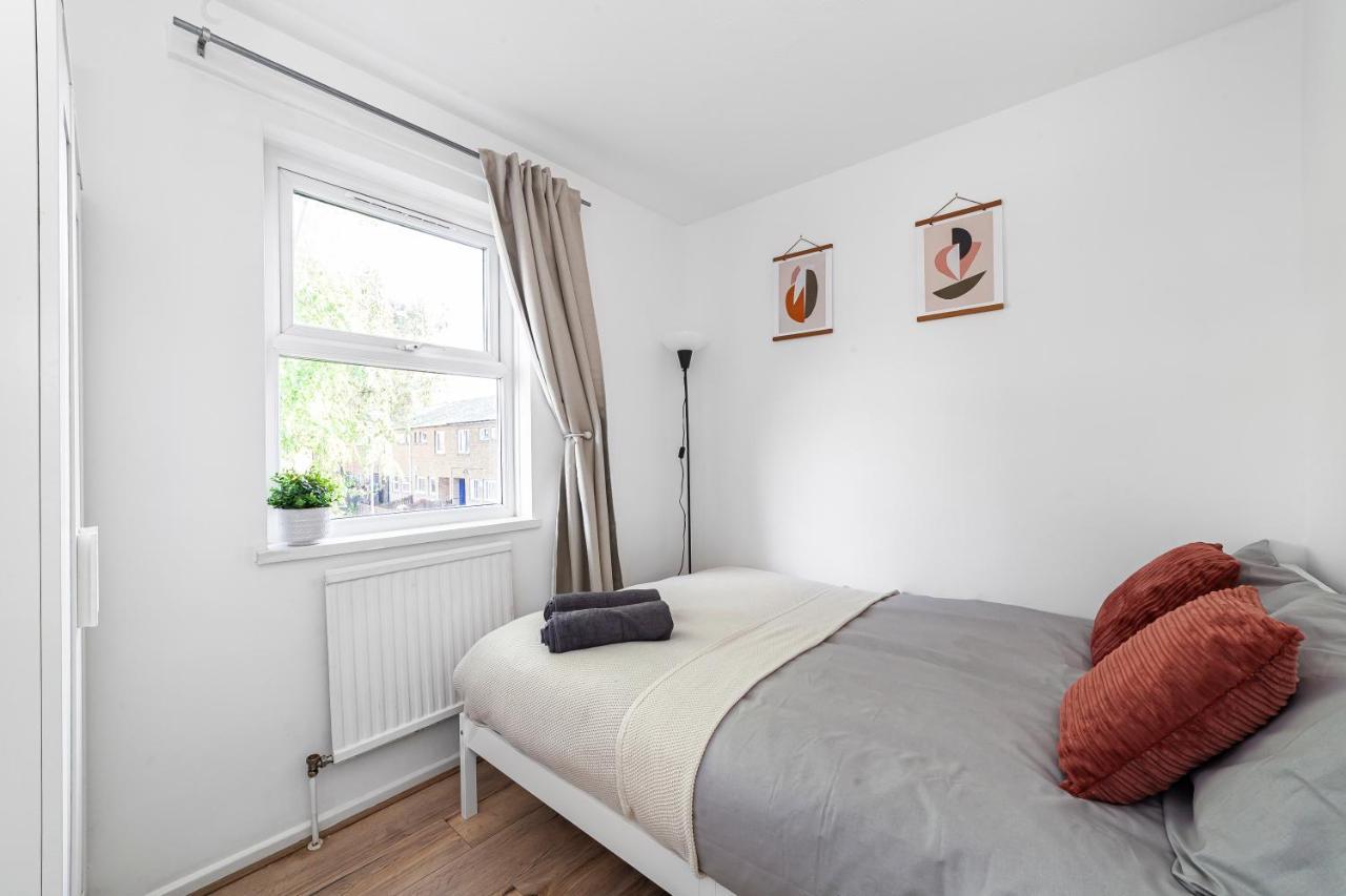 Arte Stays - 3-Bedroom Bright House London, Haggerston, Garden, Parking, 8 Min Walk To Haggerston Station, Weekly Or Monthly Stays, Serviced Accommodation - 7 Guests Екстериор снимка