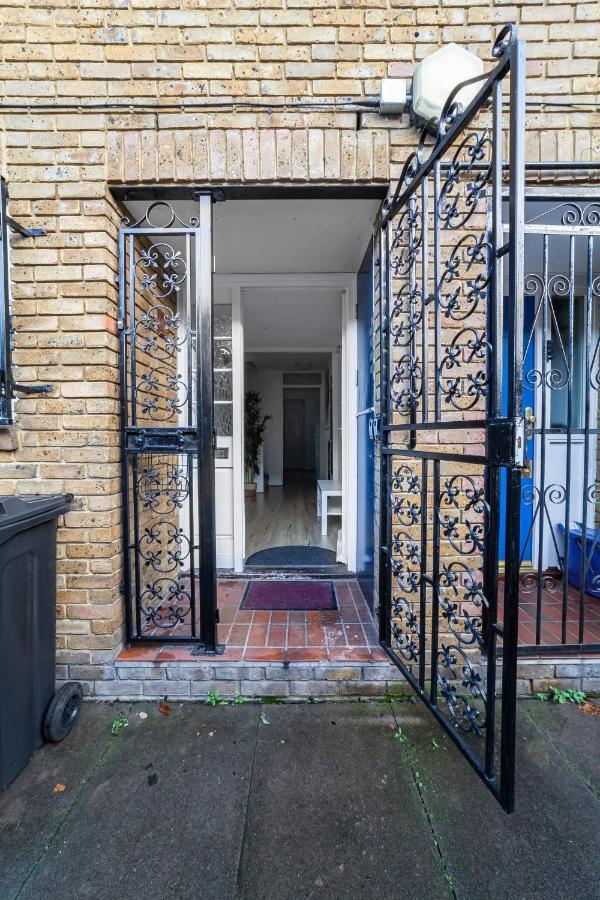 Arte Stays - 3-Bedroom Bright House London, Haggerston, Garden, Parking, 8 Min Walk To Haggerston Station, Weekly Or Monthly Stays, Serviced Accommodation - 7 Guests Екстериор снимка